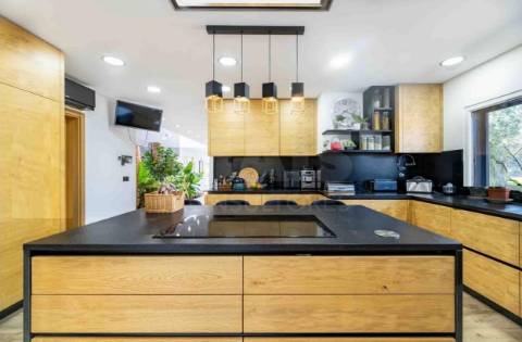 Magnifica moradia T4 na Urbanização Aroeira em Santo Estevão