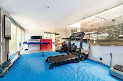 Magnifica moradia T4 com piscina na Urbanização Aroeira, em Santo Estevão