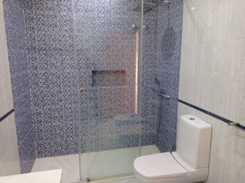 Apartamento T3 - remodelado, com estacionamentos, nas Colinas do Cruzeiro, Odivelas