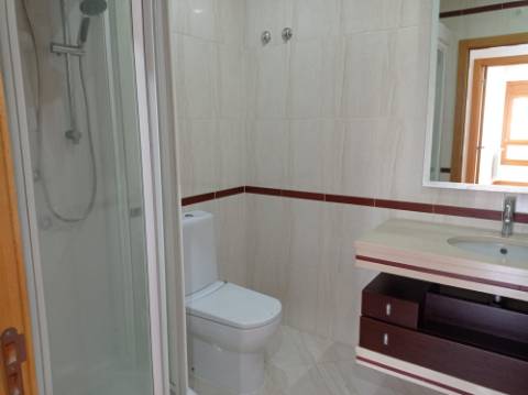 Apartamento T3 - remodelado, com estacionamentos, nas Colinas do Cruzeiro, Odivelas