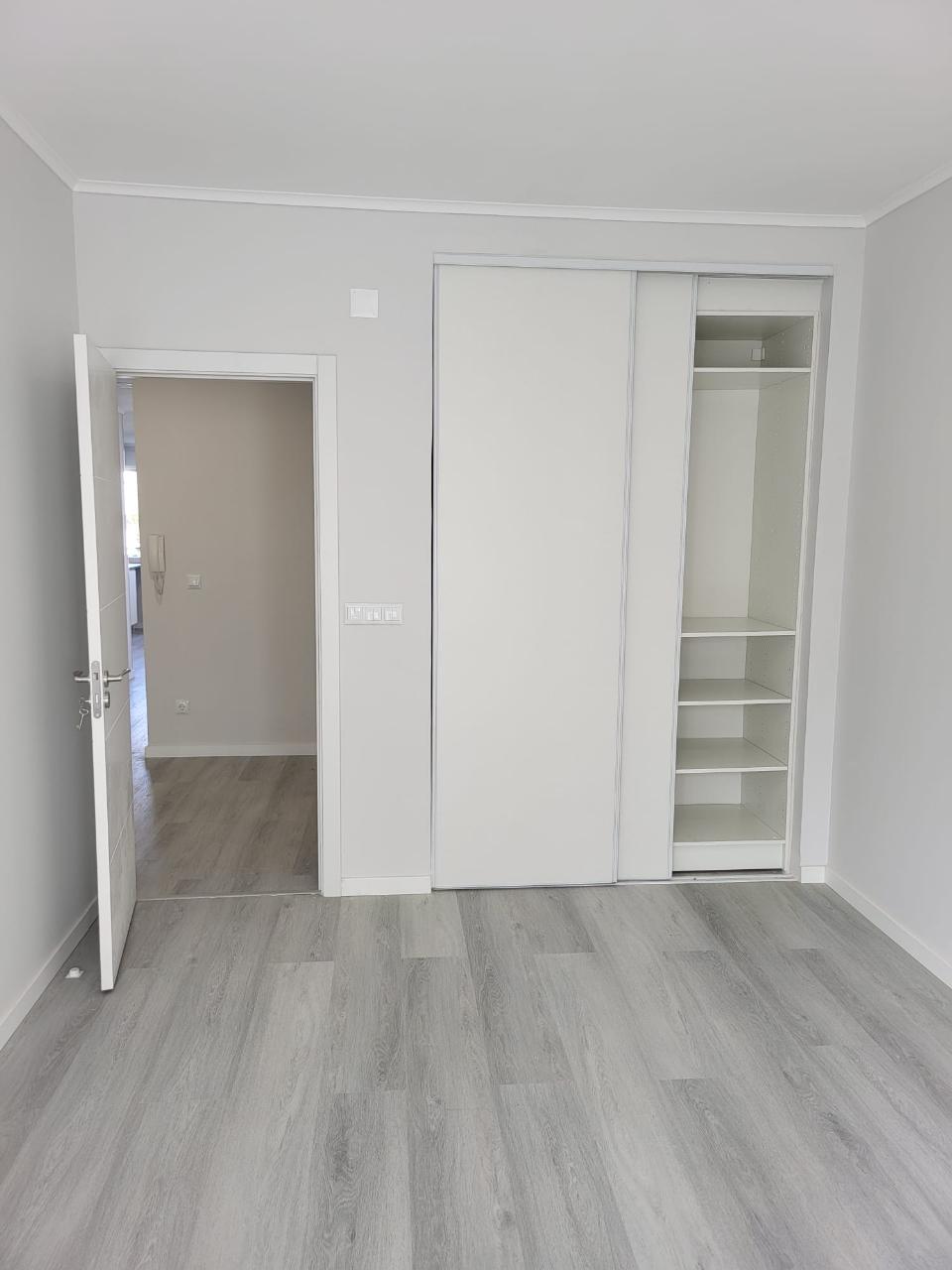 Apartamento T2 Totalmente remodelado em Oeiras