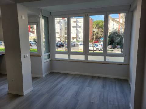 Apartamento T2 Totalmente remodelado em Oeiras