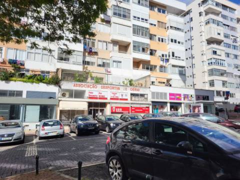 Apartamento T2 Totalmente remodelado em Oeiras