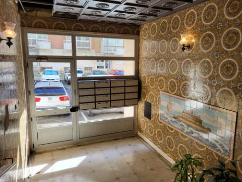 Apartamento T2 Totalmente remodelado em Oeiras