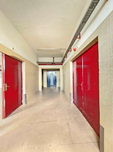 Edifício Industrial em Alfragide, Amadora, Lisboa.