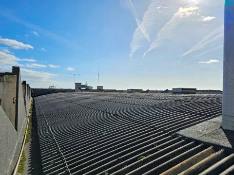 Edifício Industrial em Alfragide, Amadora, Lisboa.