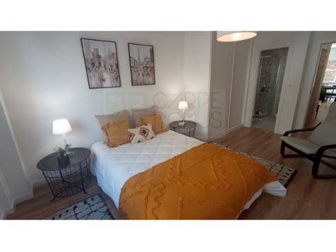 Apartamento T3 - totalmente remodelado, em Benfica