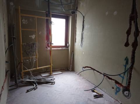 Apartamento T3 - totalmente remodelado, em Benfica