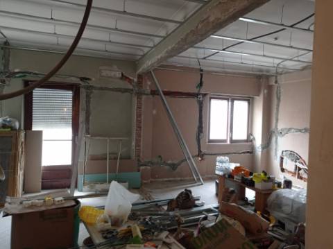 Apartamento T3 - totalmente remodelado, em Benfica