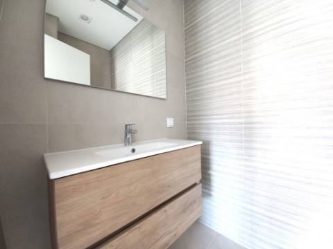 Apartamento T4 novo com 154,03m2, terraços no topo, garagem para 3 viaturas