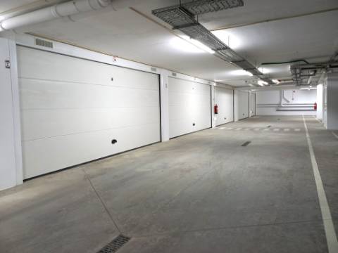 Apartamento T4 novo com 154,03m2, terraços no topo, garagem para 3 viaturas