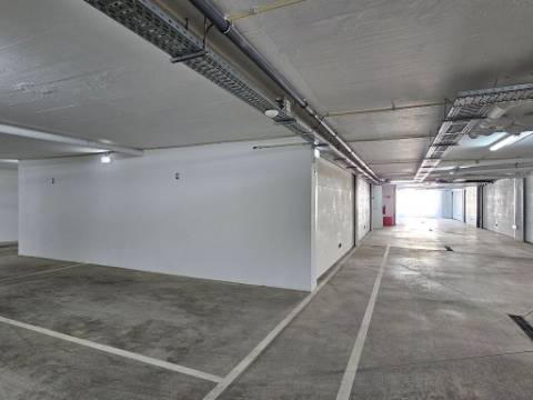 Apartamento T4 novo com 154,03m2, terraços no topo, garagem para 3 viaturas