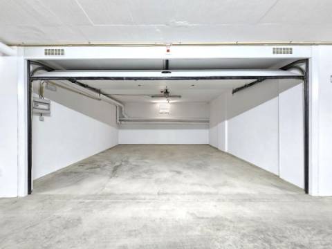 Apartamento T4 novo com 162,67m2, terraço no topo, garagem para 3 viaturas