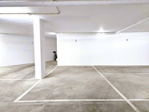 Apartamento T4 novo com 162,67m2, terraço no topo, garagem para 3 viaturas