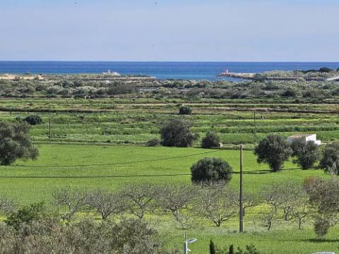 Nova moradia T4 com piscina, vistas mar, centro de Tavira, Algarve