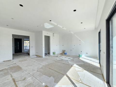 Nova moradia T4 com piscina, vistas mar, centro de Tavira, Algarve