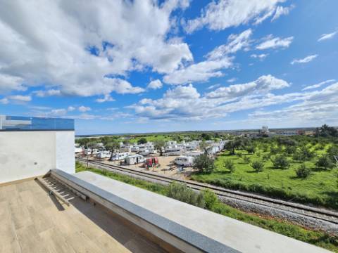 Nova moradia T4 com piscina, vistas mar, centro de Tavira, Algarve