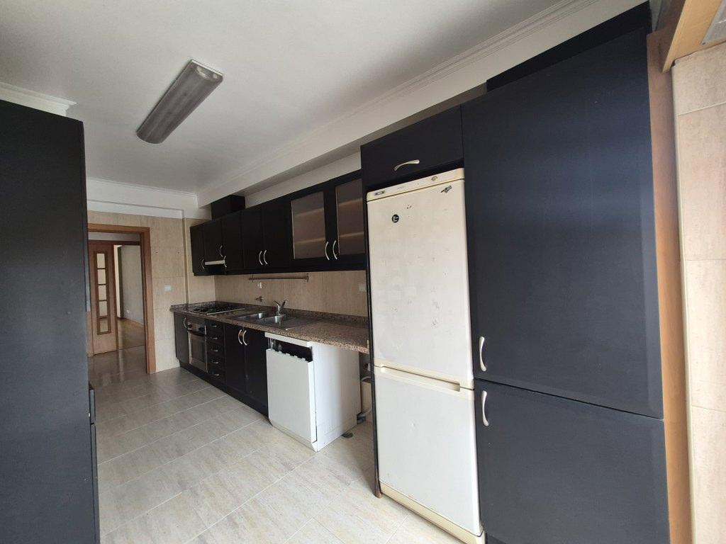 Apartamento T2 localizado no Feijó, Almada.