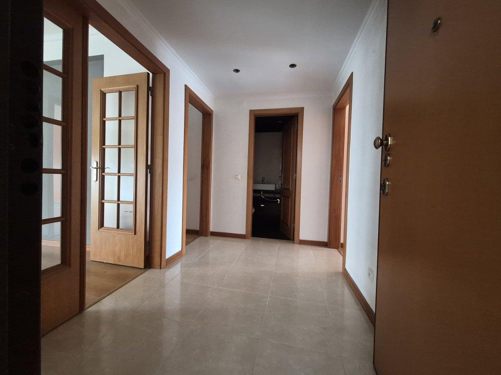 Apartamento T2 localizado no Feijó, Almada.