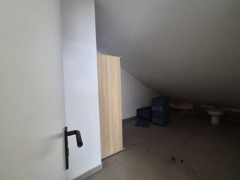 Apartamento T2 localizado no Feijó, Almada.