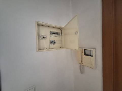 Apartamento T2 localizado no Feijó, Almada.