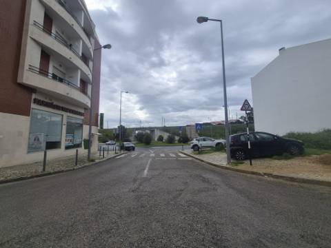 Apartamento T2 localizado no Feijó, Almada.