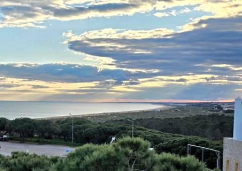 Vista Mar na Praia Verde | Moradia T1+1 a 3 min da praia com terraço