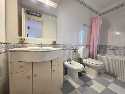 Excelente moradia T2, junto à praia, vista mar na Praia Verde, Algarve - Oportunidade