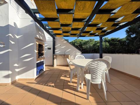 Excelente moradia T2, junto à praia, vista mar na Praia Verde, Algarve - Oportunidade