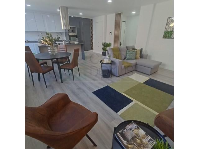 Apartamento T3 Totalmente Renovado em Benfica