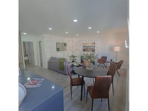 Apartamento T3 Totalmente Renovado em Benfica