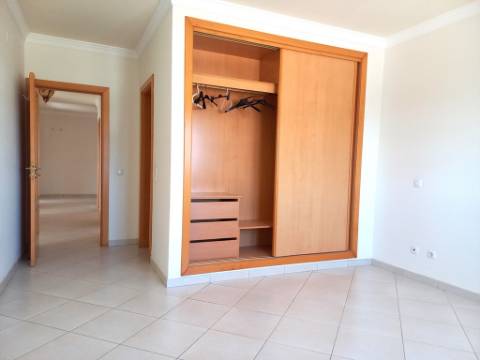 Apartamento T2 com 124,64m2, parqueamento para 2 viaturas, no centro de Tavira, Algarve