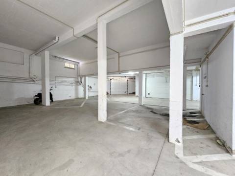 Apartamento T2 com 124,64m2, parqueamento para 2 viaturas, no centro de Tavira, Algarve