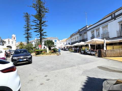 Apartamento T2 com 124,64m2, parqueamento para 2 viaturas, no centro de Tavira, Algarve