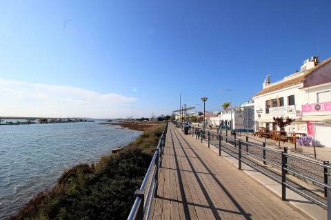 Moradia Térrea T4 de Charme Tradicional com Excelente Localização em Cabanas de Tavira.