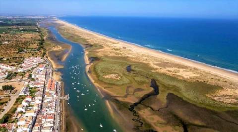 Moradia Térrea T4 de Charme Tradicional com Excelente Localização em Cabanas de Tavira.