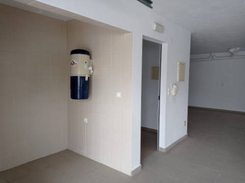 Moradia T5 - Totalmente renovada, no Feijó, Almada