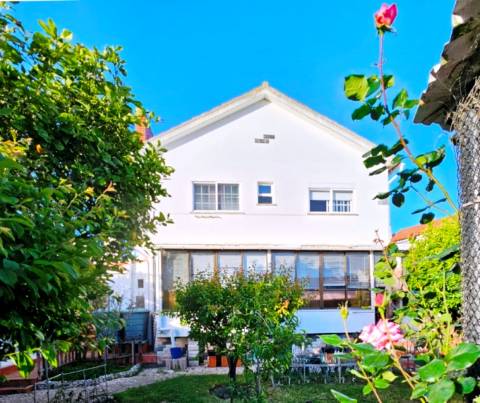 Requintada moradia T6, lote 651m2, em São Domingos de Rana, Cascais