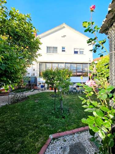 Requintada moradia T6, lote 651m2, em São Domingos de Rana, Cascais