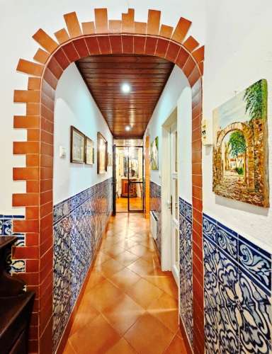 Requintada moradia T6, lote 651m2, em São Domingos de Rana, Cascais