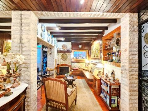 Requintada moradia T6, lote 651m2, em São Domingos de Rana, Cascais