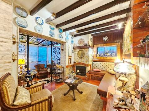 Requintada moradia T6, lote 651m2, em São Domingos de Rana, Cascais