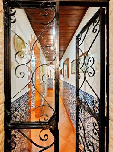 Requintada moradia T6, lote 651m2, em São Domingos de Rana, Cascais