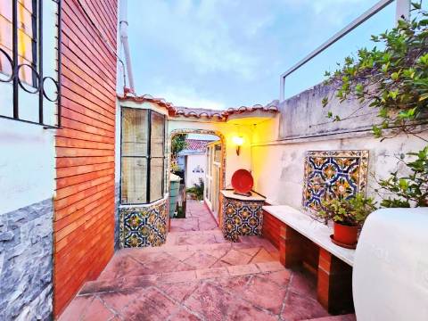 Requintada moradia T6, lote 651m2, em São Domingos de Rana, Cascais