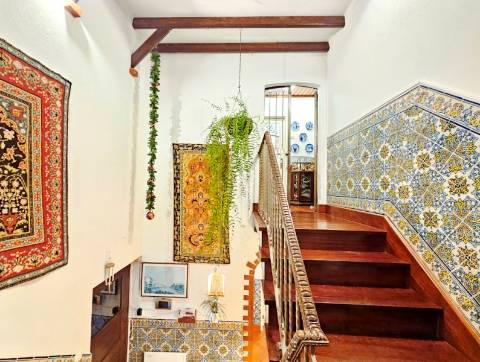 Requintada moradia T6, lote 651m2, em São Domingos de Rana, Cascais