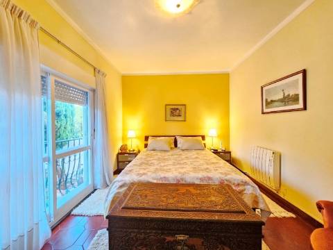 Requintada moradia T6, lote 651m2, em São Domingos de Rana, Cascais