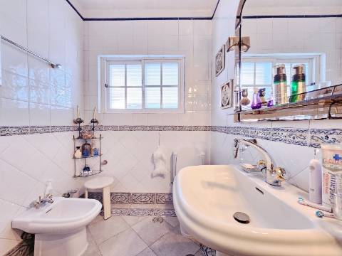 Requintada moradia T6, lote 651m2, em São Domingos de Rana, Cascais