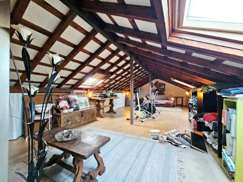 Requintada moradia T6, lote 651m2, em São Domingos de Rana, Cascais