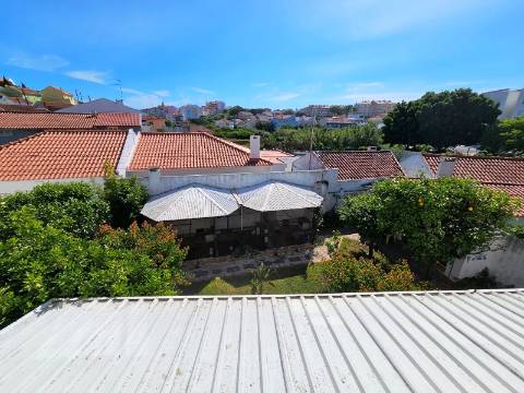 Requintada moradia T6, lote 651m2, em São Domingos de Rana, Cascais