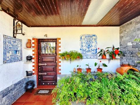 Requintada moradia T6, lote 651m2, em São Domingos de Rana, Cascais